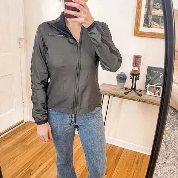 Lululemon Run Reflective Jacket Metallic Black - Picture 2 of 9